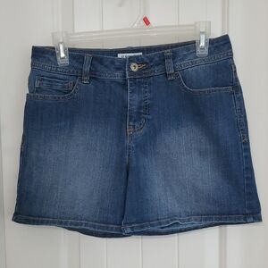 St. John's Bay Classic Blue Denim Shorts, size 6